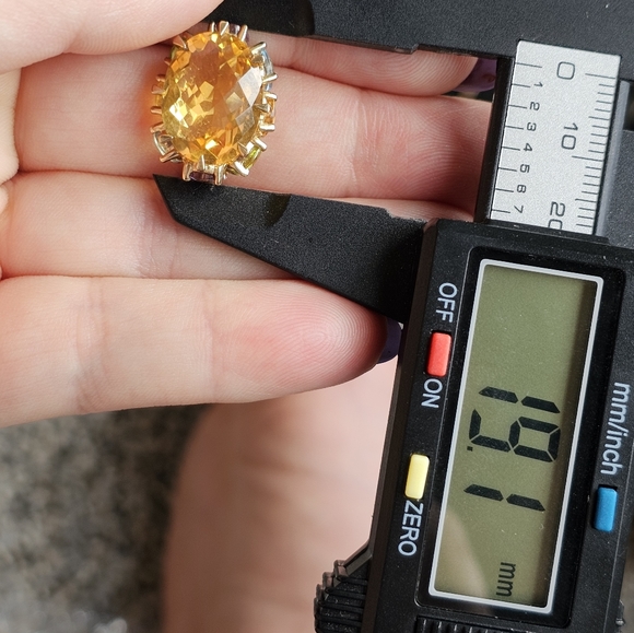 Amazing gemstone ring! Stamped 10k. Size 8. Large citrine with peridot, blue top - Picture 10 of 10